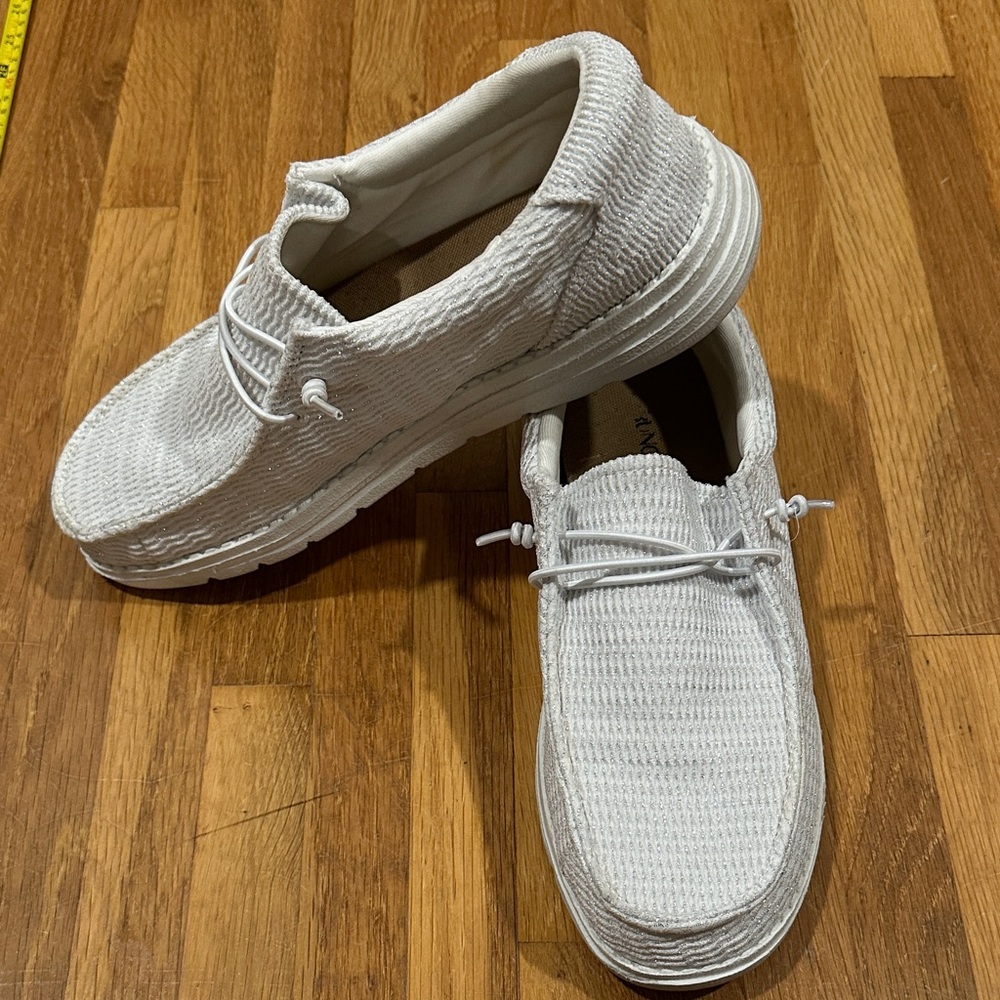 *last chance* Bruno Marc | Women’s White Casual Shoes